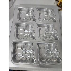 Vintage Wilton Style Train Cake Pan 6-Cavity Aluminum‎ Railroad Baking Mold
